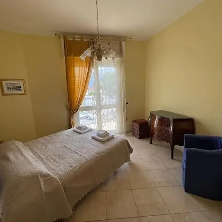 Luminosa Casa Con Posto Auto In Versilia A 5 Min Dal Mare Feriehus *