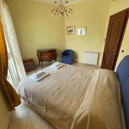 Luminosa Casa Con Posto Auto In Versilia A 5 Min Dal Mare Feriehus Camaiore