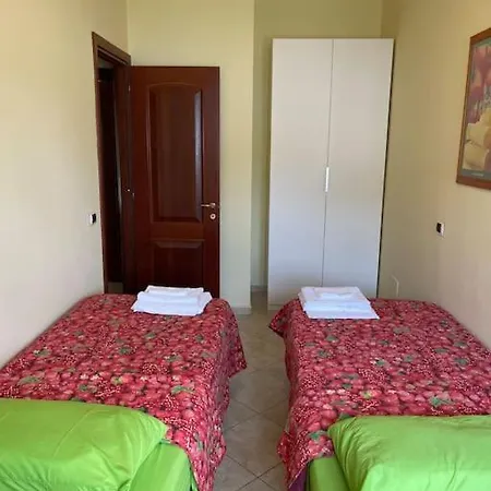Feriehus Luminosa Casa Con Posto Auto In Versilia A 5 Min Dal Mare Camaiore